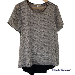 DANIEL RAINN BLACK/WHITE PRINTED SHORT SLEEVED TOP/BLOUSE W/ BRAIDED NECKLINE, S